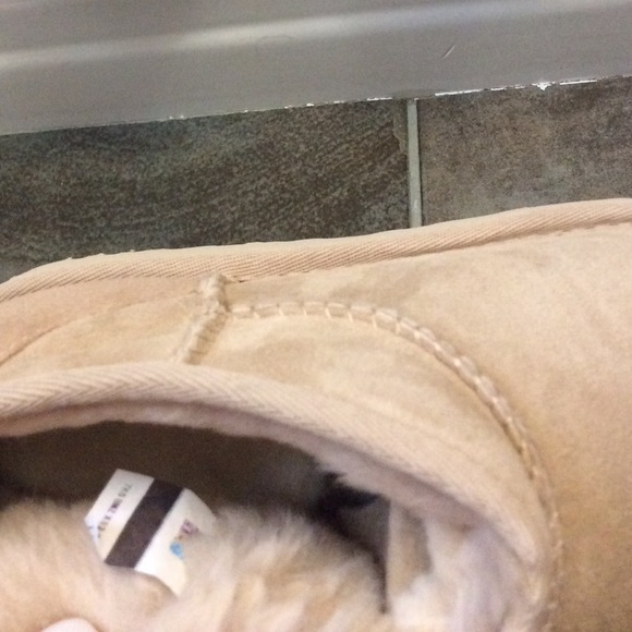 UGG CLASSIC ULTRA MINI boots - Picture 7 of 7